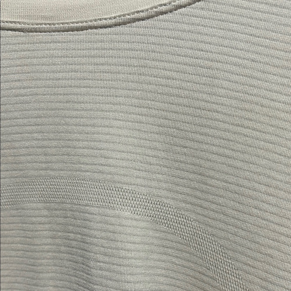 Lululemon Athletica Cream Fitted Long Sleeve Tee - Picture 9 of 9